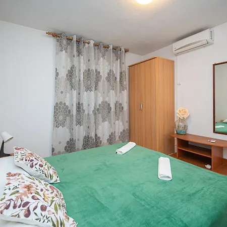 Apartment With Parking Space - Biograd - 22462 Pakostane
