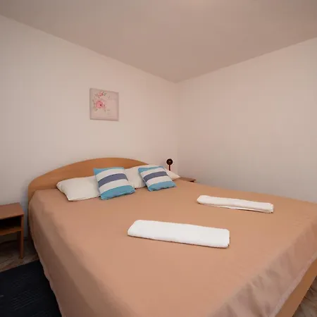 Apartment With Parking Space - Biograd - 22462 Pakostane