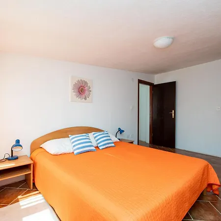 Apartment With Parking Space - Biograd - 22462 Pakostane
