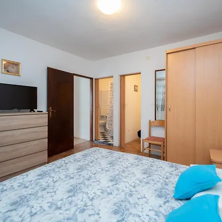 With Parking Space - Biograd - 22462 Pakostane