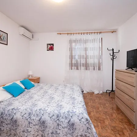 With Parking Space - Biograd - 22462 Apartment