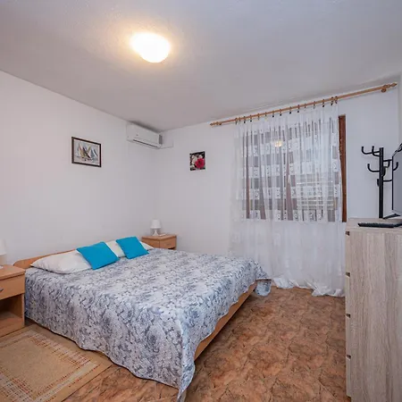 With Parking Space - Biograd - 22462 Apartment *