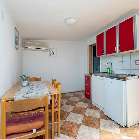 With Parking Space - Biograd - 22462 Pakostane