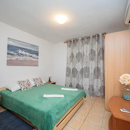 With Parking Space - Biograd - 22462